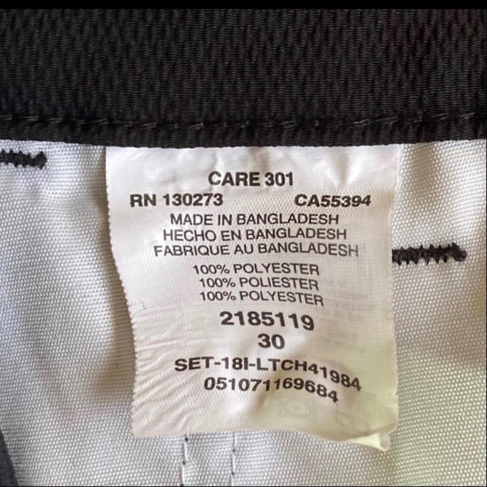 Lee Men's Black Cargo Essential Shorts - Picture 5 of 5